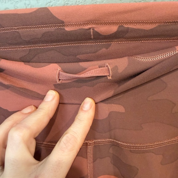 Lululemon Wonder Train High Rise Crop - Picture 7 of 8